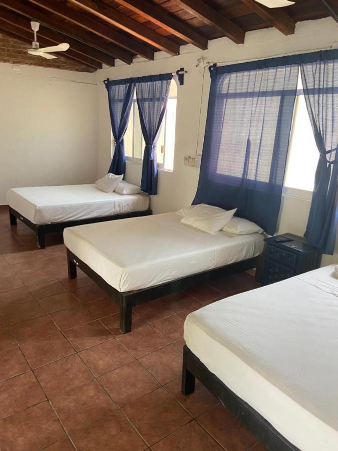 Mayflower Hotel & Hostal Puerto Escondido  Exterior photo