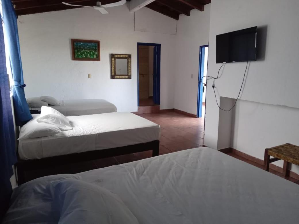 Mayflower Hotel & Hostal Puerto Escondido  Exterior photo